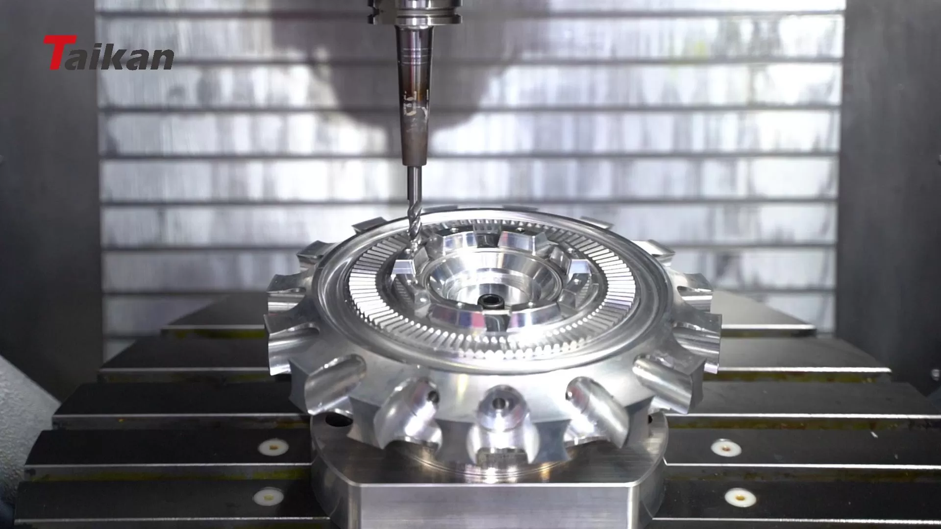 Guide d'achat de machine CNC 5 axes : Comment choisir la bonne solution pour la fabrication de précision