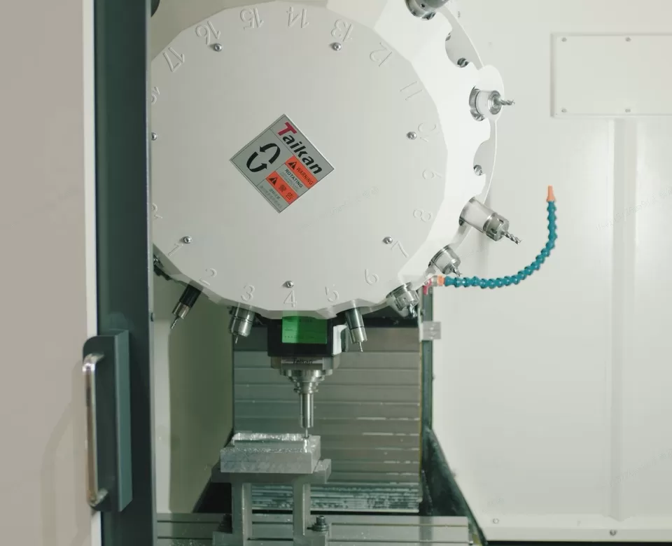 High-Speed Machining Centers: Driving the Future of Precision Manufacturing - 翻译中...